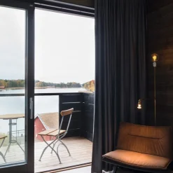 Galax golvlampa rå mässing