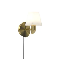 Gil vägglampa satin brass/opal glas