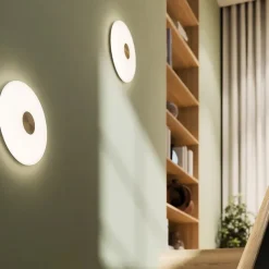 Glint 36 vägglampa mässing/opalglas