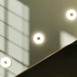 Glint 36 vägglampa mässing/opalglas