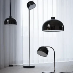 Grant golvlampa svart