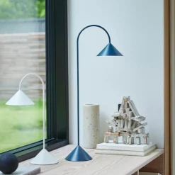 Grasp H72 portabel bordslampa matt petroleum