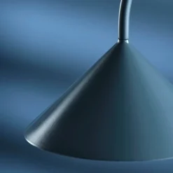 Grasp H47 portabel bordslampa matt petroleum