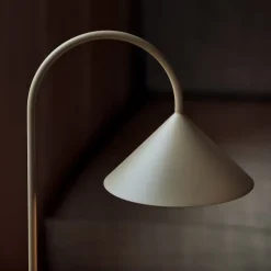 Grasp H47 portabel bordslampa sand grey