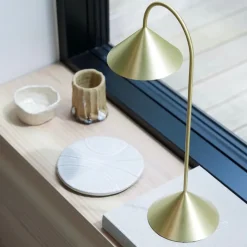 Grasp H47 portabel bordslampa solid brass