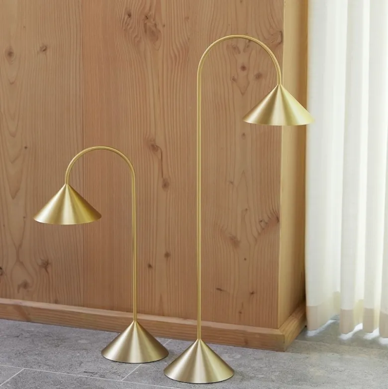 Grasp H47 portabel bordslampa solid brass