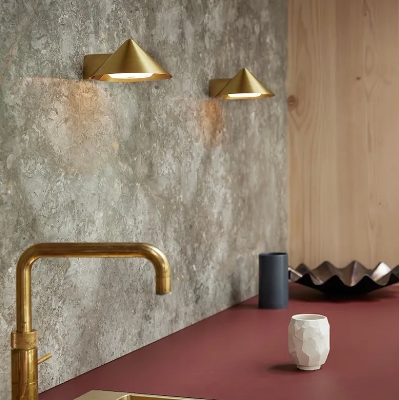 Grasp vägglampa solid brass