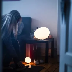 Gregg piccola bordslampa vit med dimmer