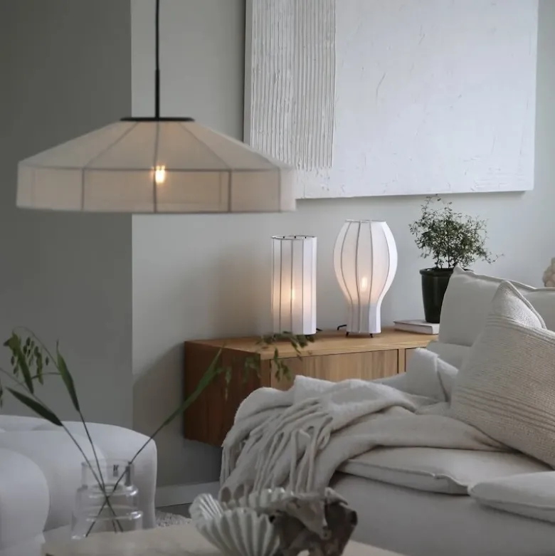 Hikari bordslampa vit/svart