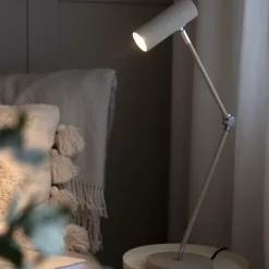 Hubble Read bordslampa beige/krom