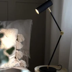 Hubble Read bordslampa svart/mässing