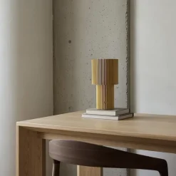 Iluma portabel bordslampa guld
