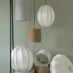 Indochina Oval S lampskärm offwhite whit amber ribbon
