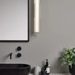 Io 665 vägglampa IP44 matt guld