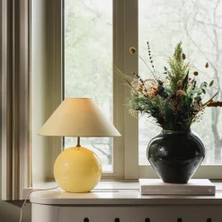 Iris 35 Bordslampa Butter yellow