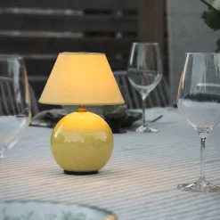 Iris 16 Portabel Bordslampa Butter yellow