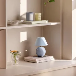 Iris 16 portabel bordslampa duvblå