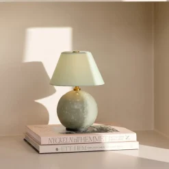 Iris 16 portabel bordslampa grön