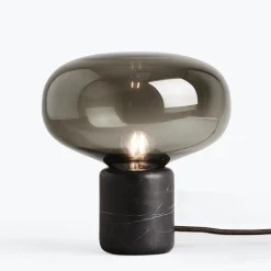 Karl-Johan Bordslampa svart marmor, rökt glas