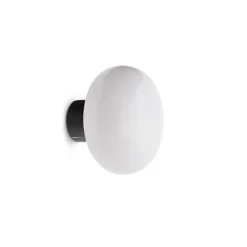 Karl-Johan Vägglampa Svart marmor/vit opalglas, IP44