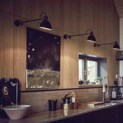 KH#1 vägglampa lång arm svart