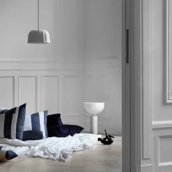 Kizu large bordslampa vit marmor