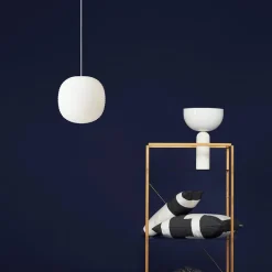 Kizu large bordslampa vit marmor
