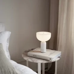 Kizu portable bordslampa White Marble