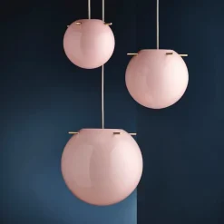 Koi Ø32 taklampa opal rose/brass sticks