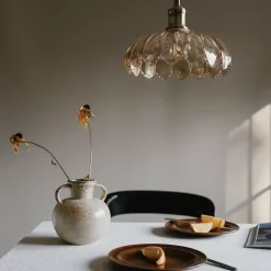 Kurage taklampa bärnsten/antik mässing