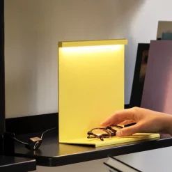 LBM bordslampa titanium yellow