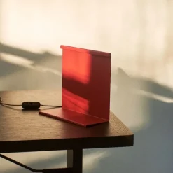 LBM bordslampa tomato red