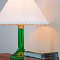Le Klint 343 bordslampa grönt