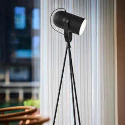 Le Klint 362 Carronade II golvlampa svart/svart ek