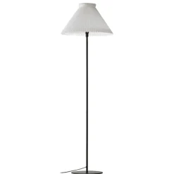 Le Klint 334H golvlampa svart/white paper