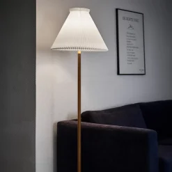 Le Klint 328 LK 80 Golvlampa rökt ek