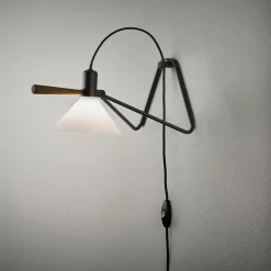 Le Klint 356 Spot tak-/vägglampa oxidröd/rökt ek