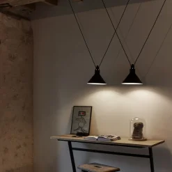 Les Acrobates de gras N°323 L taklampa conic svart