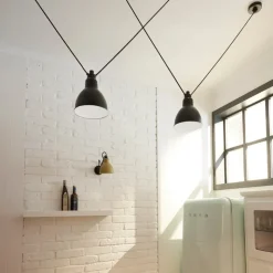 Les Acrobates de gras N°323 L taklampa round svart