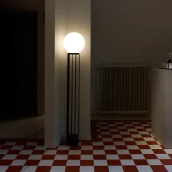 Libreria golvlampa svart/opalglas