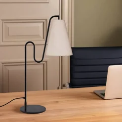 Lou Bordslampa Vit bouclé/svart