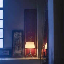 Lumiere piccola bordslampa med dimmer svart krom/varmvit