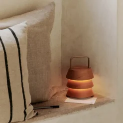 Luver portabel bordslampa natur