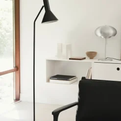 Lyss golvlampa matt black