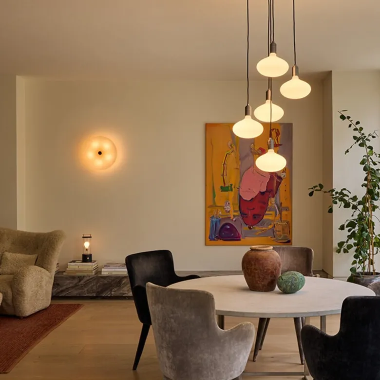Magma Large Vägglampa med Five Sphere G70 LED Bulbs Polarvit/mässing