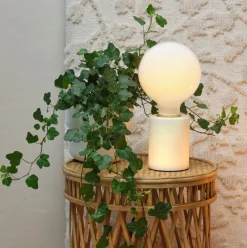Marble bordslampa white silk matt