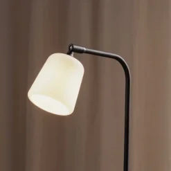 Material golvlampa vitt opalglas/svart