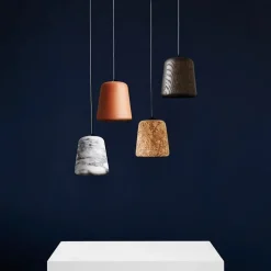 Material taklampa mörkgrå betong/svart