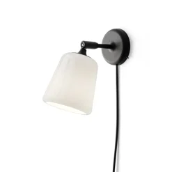 Material vägglampa vitt opalglas/svart