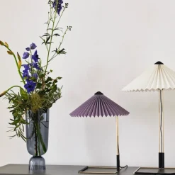Matin 300 bordslampa lavender/brass